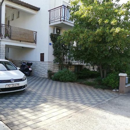 Apartmani Komunela Умаг Екстер'єр фото