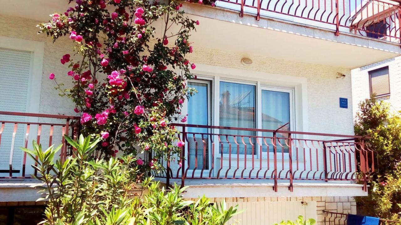 Apartmani Komunela Умаг Екстер'єр фото